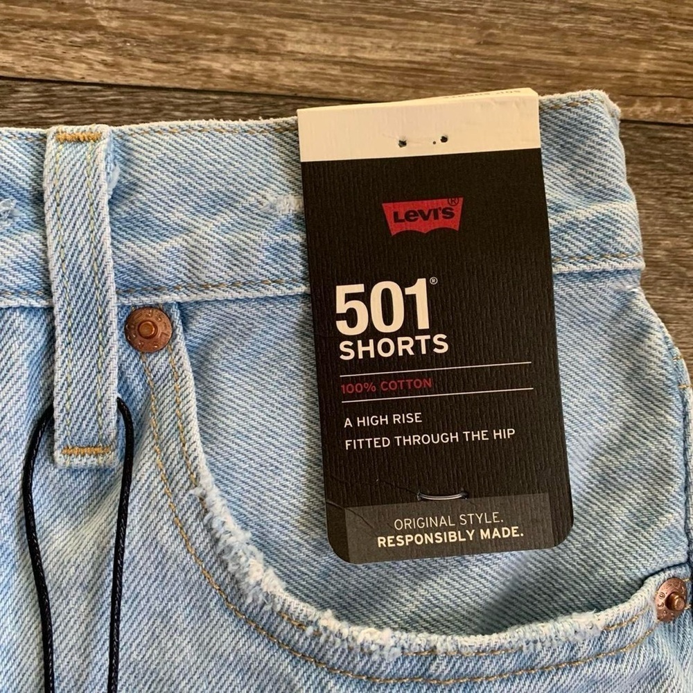 Levi's Women's Shorts Size 24 - Picture 6 of 9